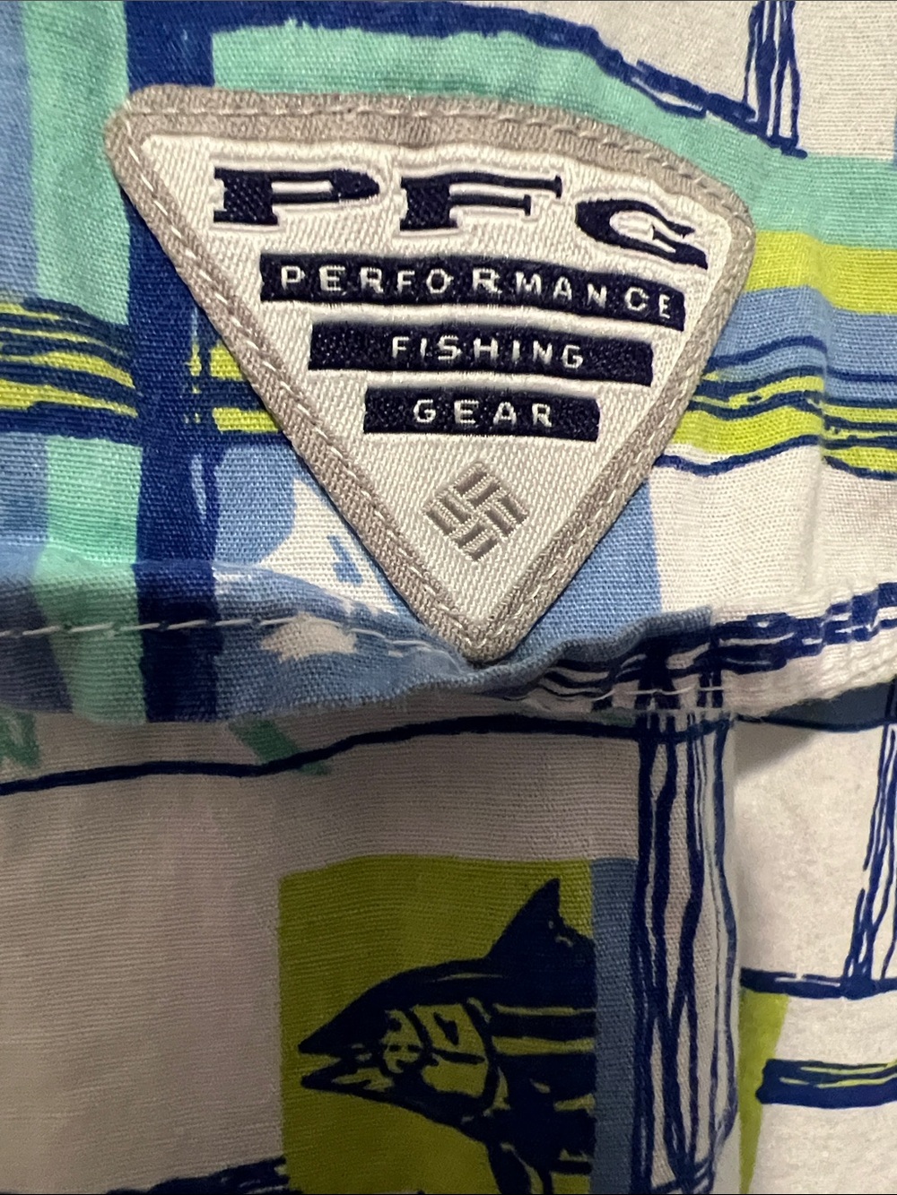 Columbia PFG Vented Lightweight Fishing Shirt. Short-Sleeve Button-Down Shirt - Picture 3 of 5
